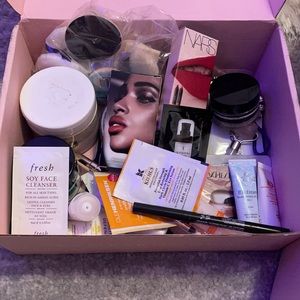 Makeup sample box